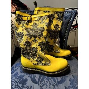 Dr Martens Yellow Black Nellie Rain Boots size 8/EU 39